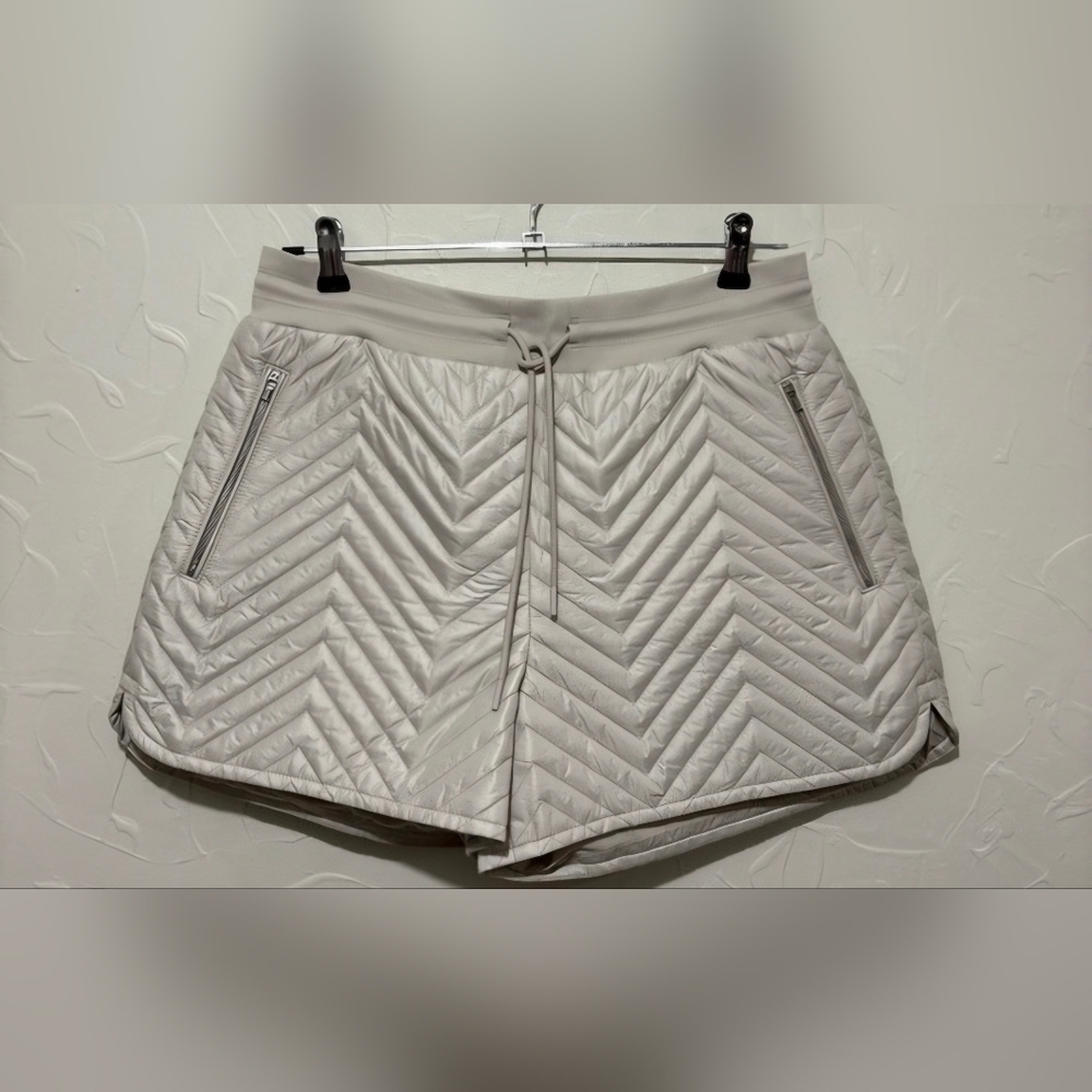 Athleta Apres Quilted Ski Shorts, identified by the distinct chevron quilting - Picture 12 of 14